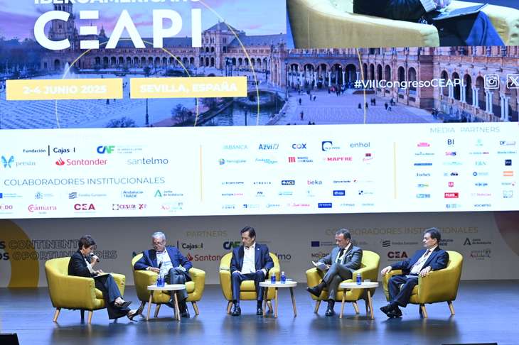 guillermo-bueso-presidente-de-grupo-financiero-atlantida-participa-en-el-viii-congreso-ceapi-sobre-inversion-lationamericana-en-espana.jpg

