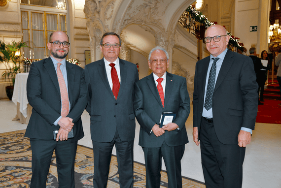 grupo-financiero-atlantida-con-sede-en-honduras-galardonado-por-ceca-con-el-premio-honorifico-iniciativa-social-y-trayectoria-internacional
